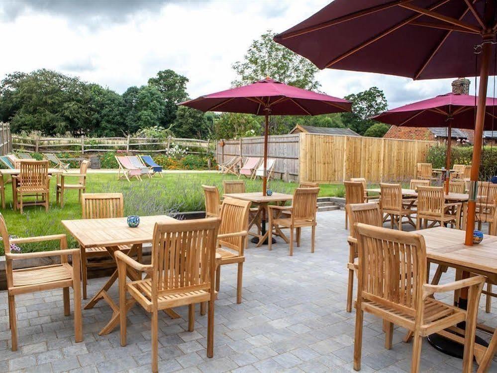 The Horse & Cart Hotel Peasmarsh Exterior photo